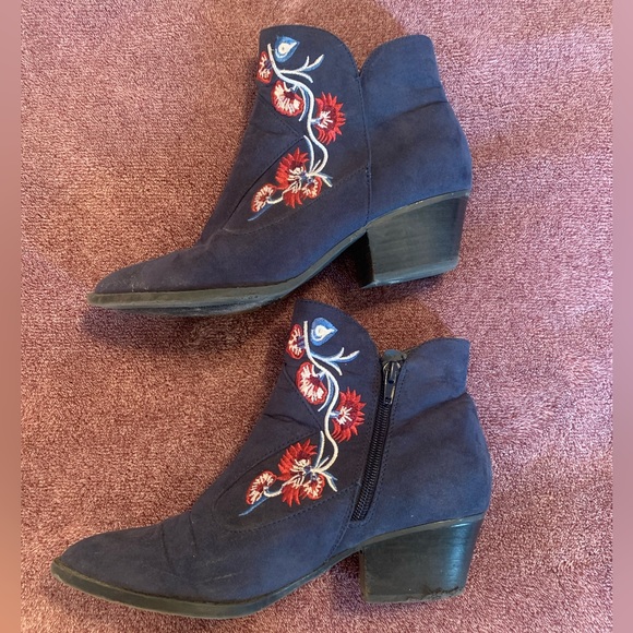 Carlos Santana Shoes - Embroidered Boots